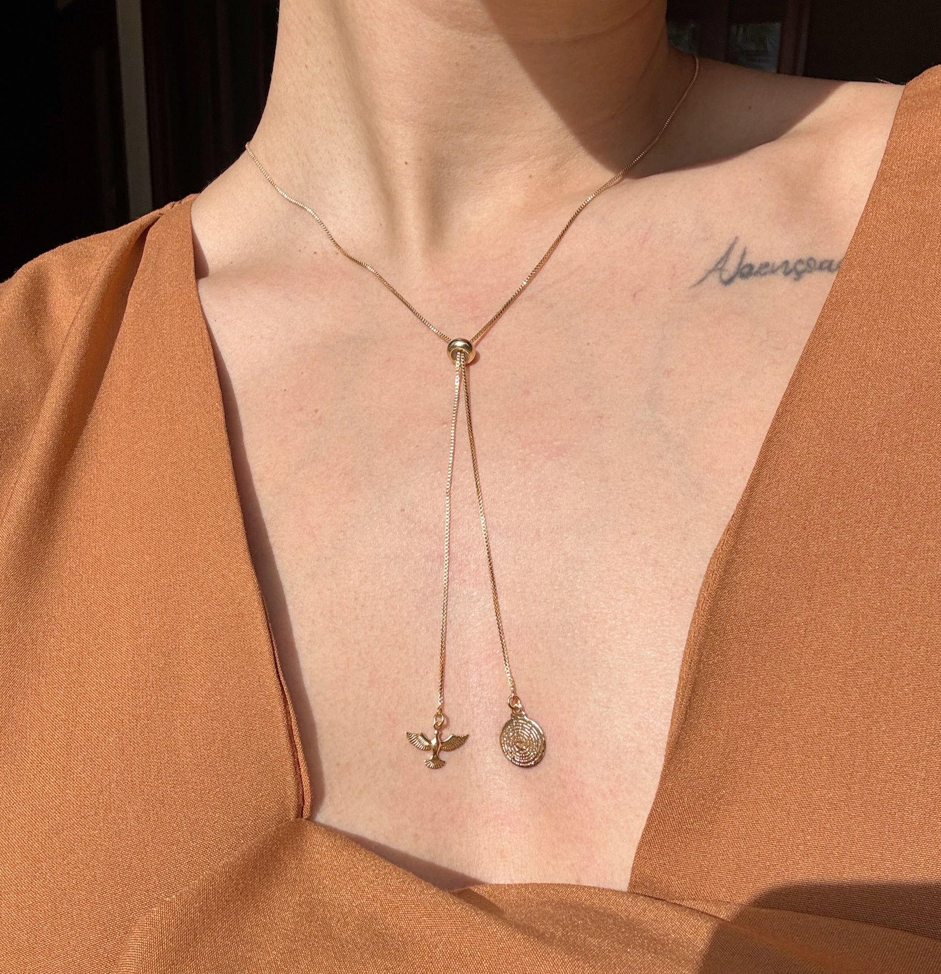 Semijóia Colar gravata.