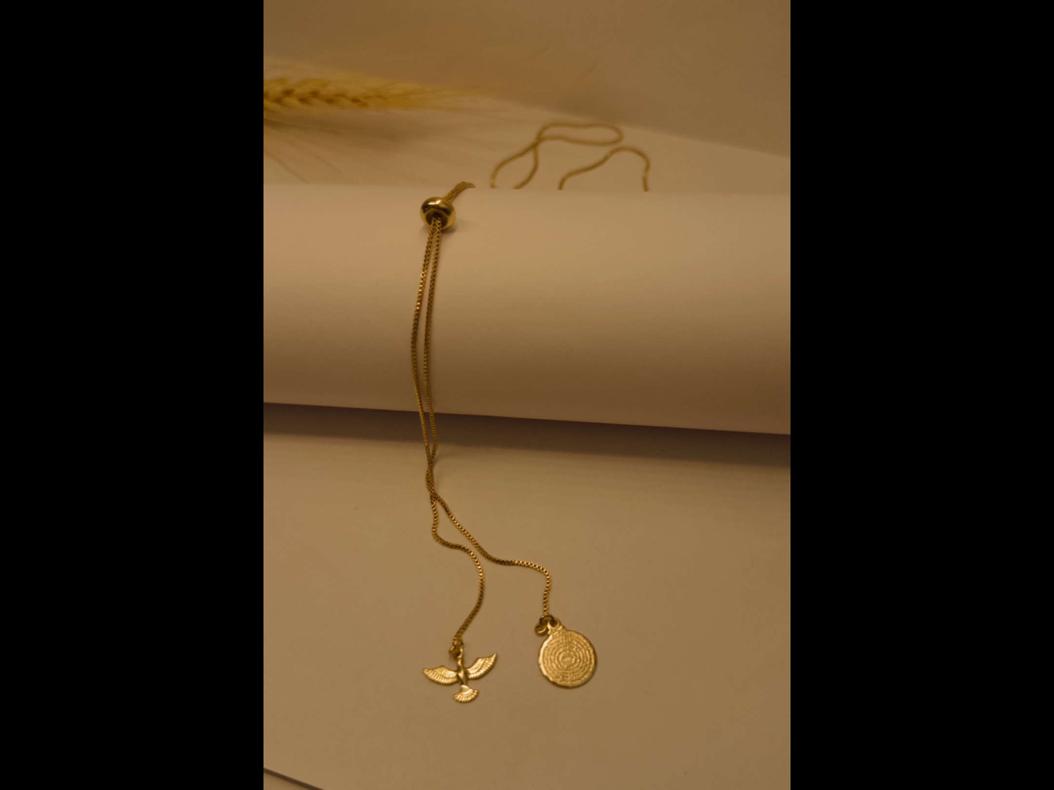 Semijóia Colar gravata.